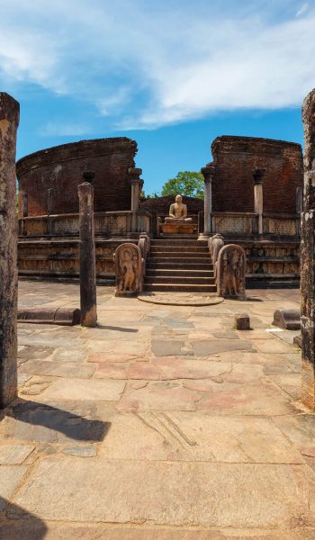 ancient-vatadage-buddhist-stupa-in-ancient-city-po-2023-11-27-04-55-06-utc